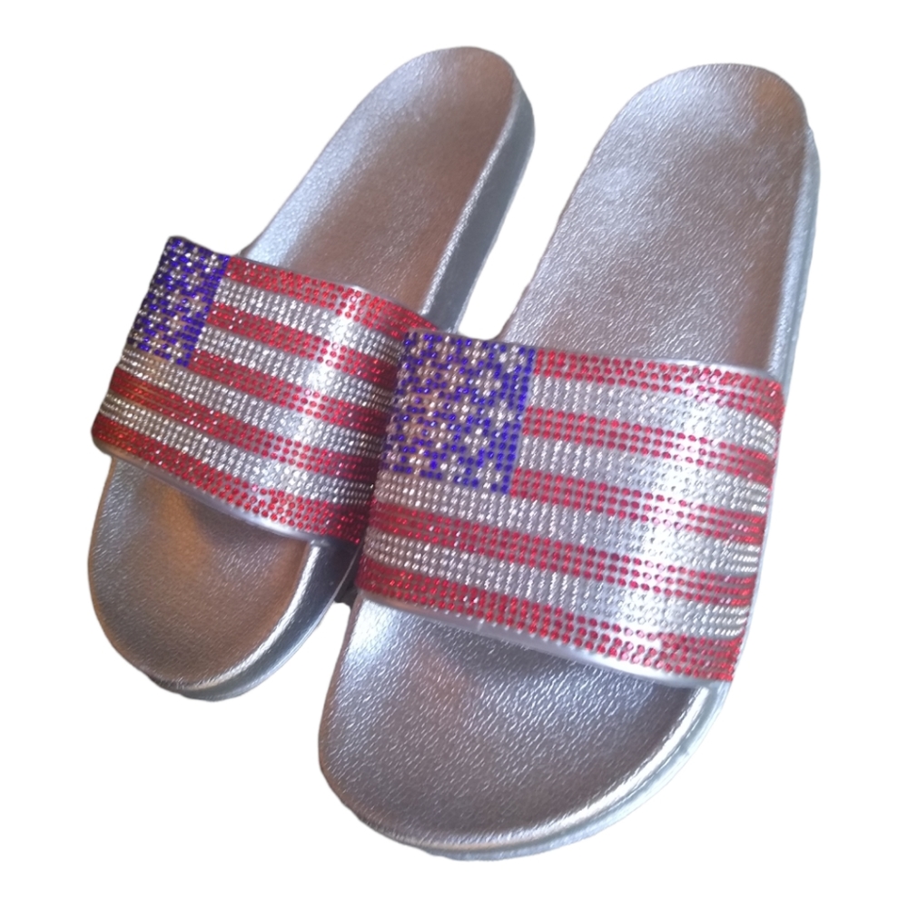 NWOB Silver Patriotic Rhinestone American Flag Comfort Slide Sandal Size 9